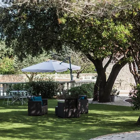 Les Cigales Guest house *